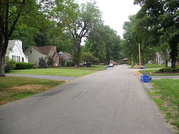 4th image of 7927 Belleview Ave