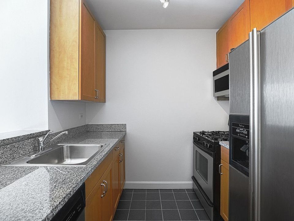 1st image of 420 W 42nd St APT 7D