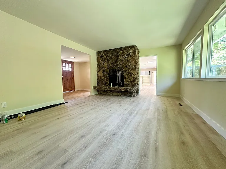 2214 Vineyard Ct — Photo 3
