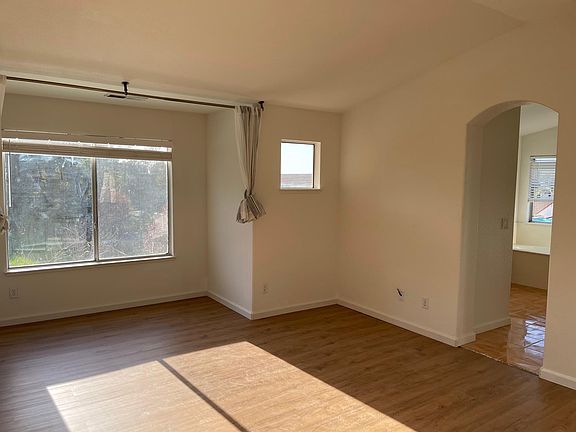 5th image of 3815 Twin Falls Ct