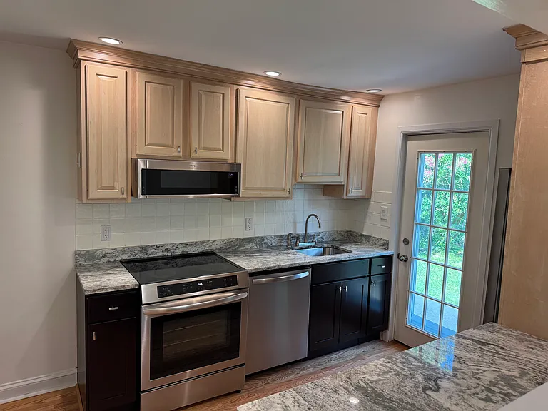 213 Walnut Hill Ln — Photo 7