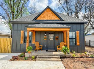 909 S 3rd St, Chickasha, OK 73018