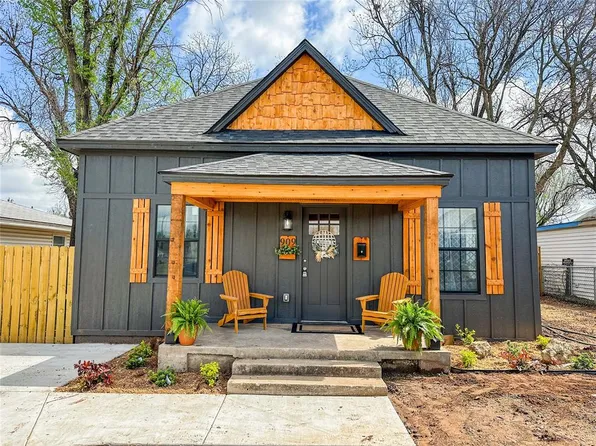 909 S 3rd St, Chickasha, OK 73018