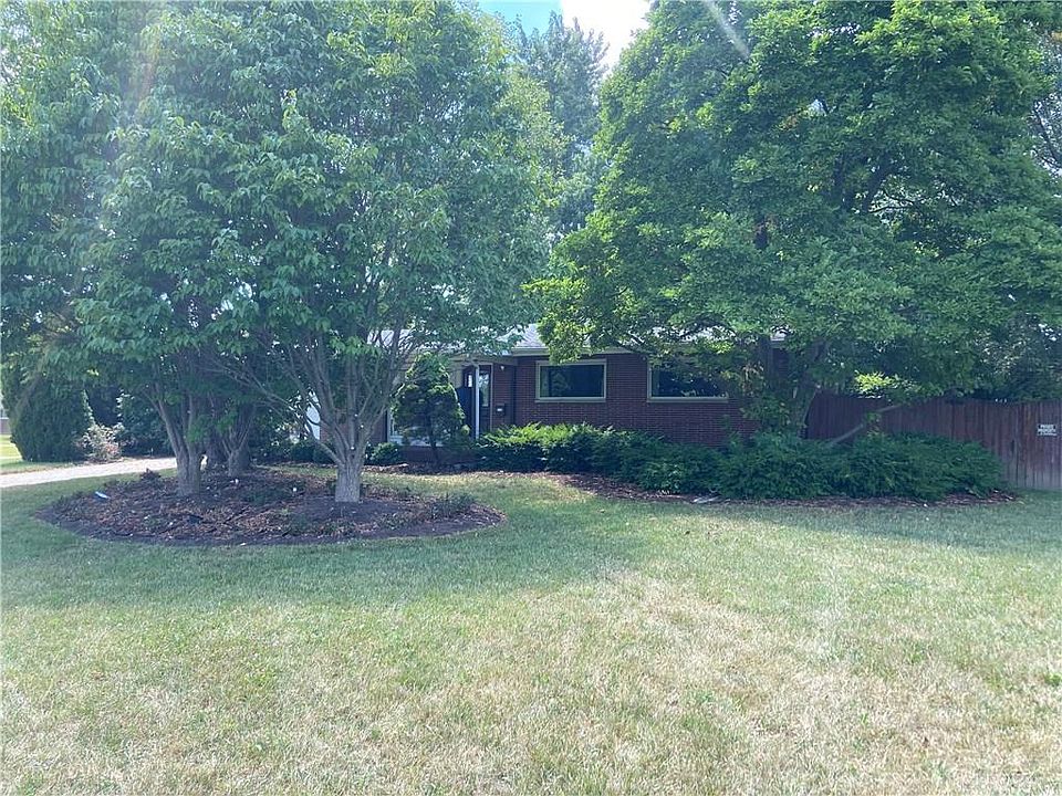 1st image of 35 Bronwood St