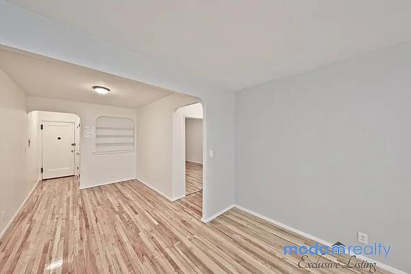 Rented by Moda Realty | media 21