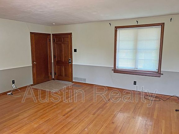 2nd image of 8640 Belhaven Dr