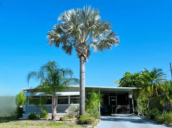 197 3rd St E, Nokomis, FL 34275