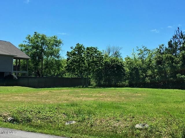 2nd image of 10361 Riviere Vue Dr