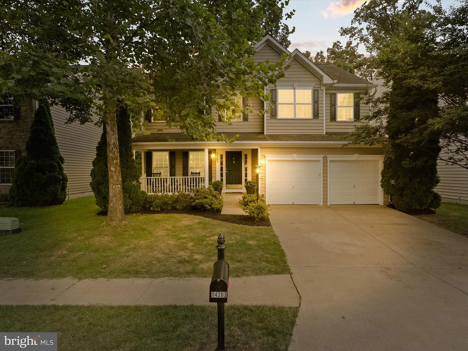 4 bed, 3.5 bath, 4002 sqft, $4,150 — Photo 4