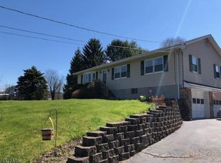 22 Beemer Rd, Wantage, NJ 07461