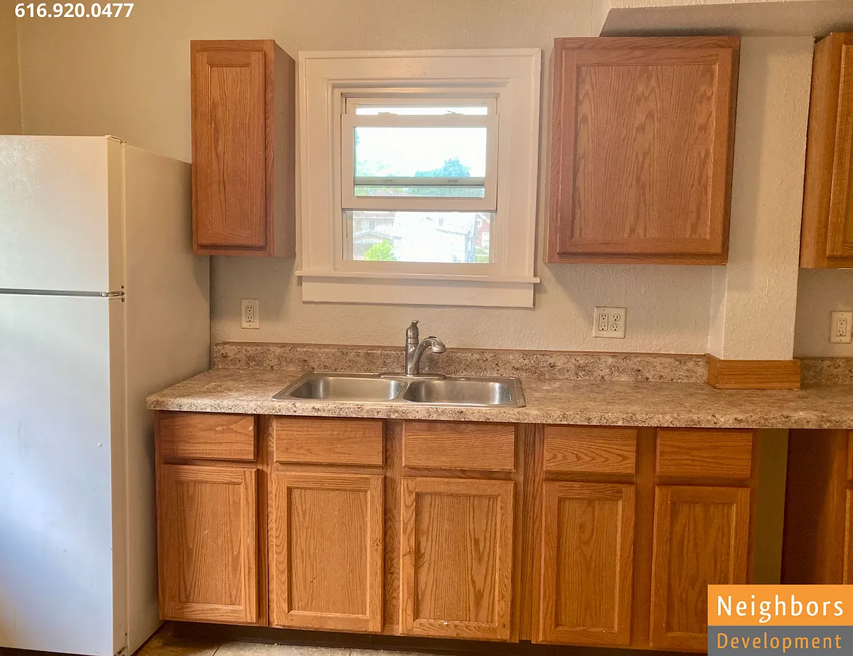 Building Photo - 1727 Jefferson Ave SE #2