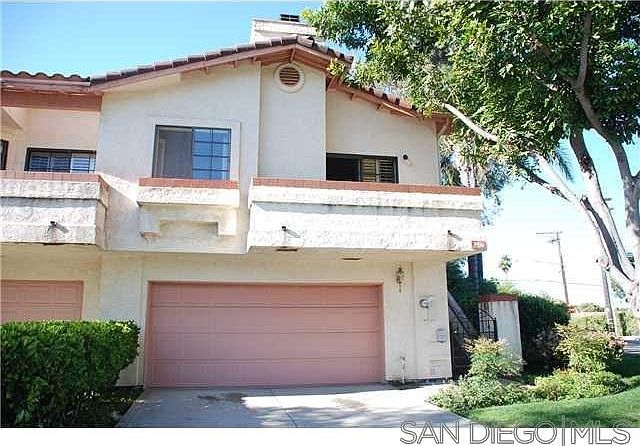 Front of Townhouse, 2 car garage