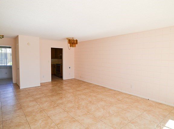 3rd image of 42 W Garden Grn