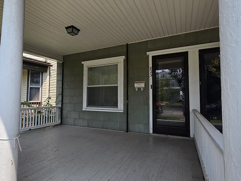Private Front Porch