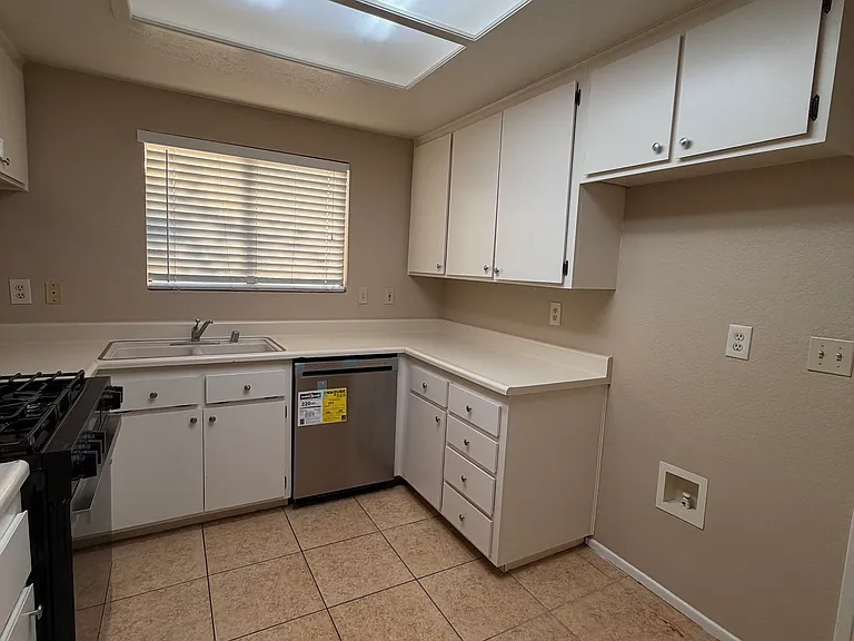 41401 Adams St #C — Photo 10