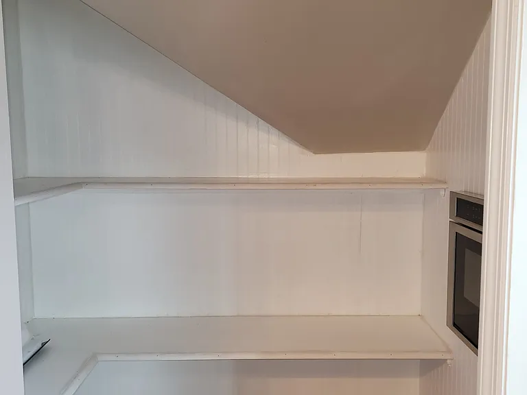 601 W 37th St #B — Photo 15