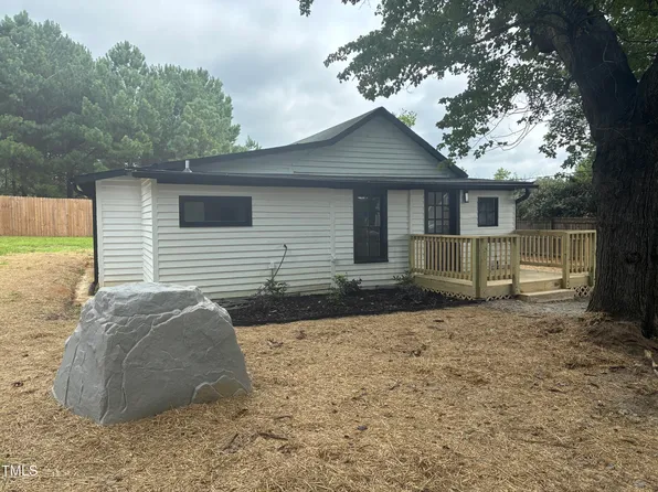8433 Little Woody Ct, Zebulon, NC 27597