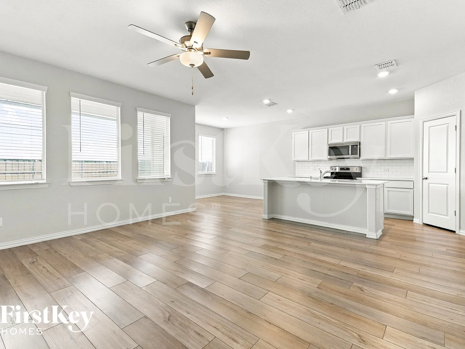 4 bed, 2.0 bath, 1809 sqft, $1,845 — Photo 3