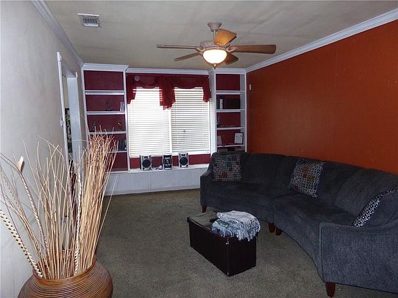 2nd image of 1023 Calle Real