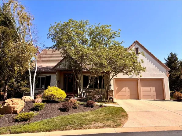 11509 High Dr, Leawood, KS 66211