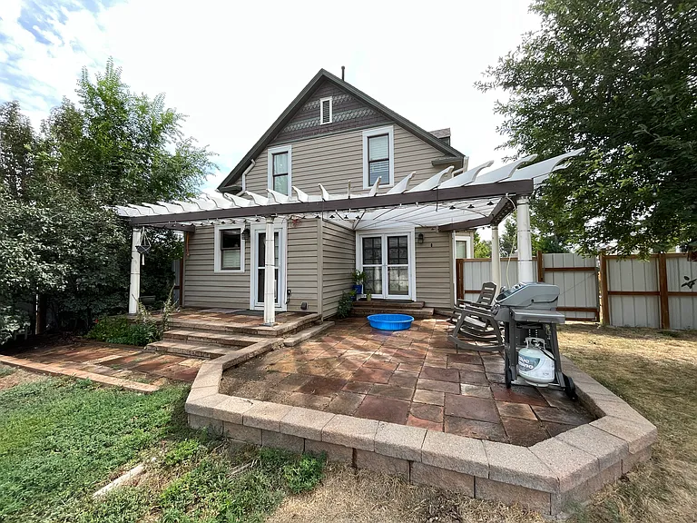 Maple Ave — Photo 11