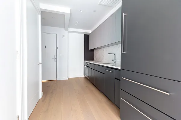 Rented by L Train Capital Inc | media 17