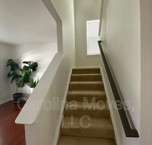 204 Barbours Ln — Photo 11