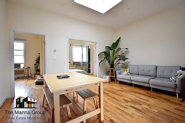 Rented by Bold New York | media 32