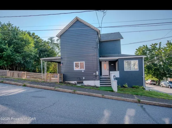 301 McLean St, Dupont, PA 18641