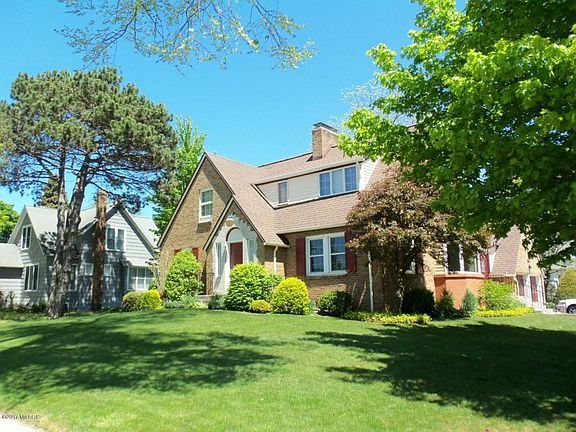 5th image of 502 N Lakeshore Dr