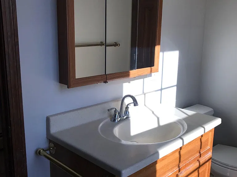 41 English St — Photo 12
