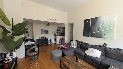 60 Gibson St #210 Photo 1