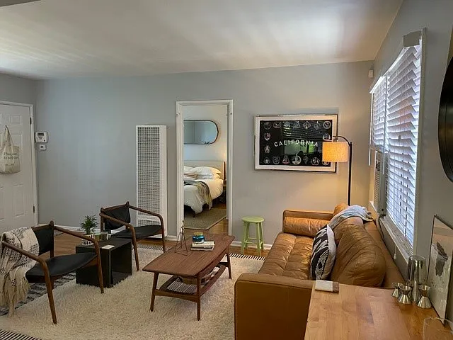 4820 Inglewood Blvd — Photo 8