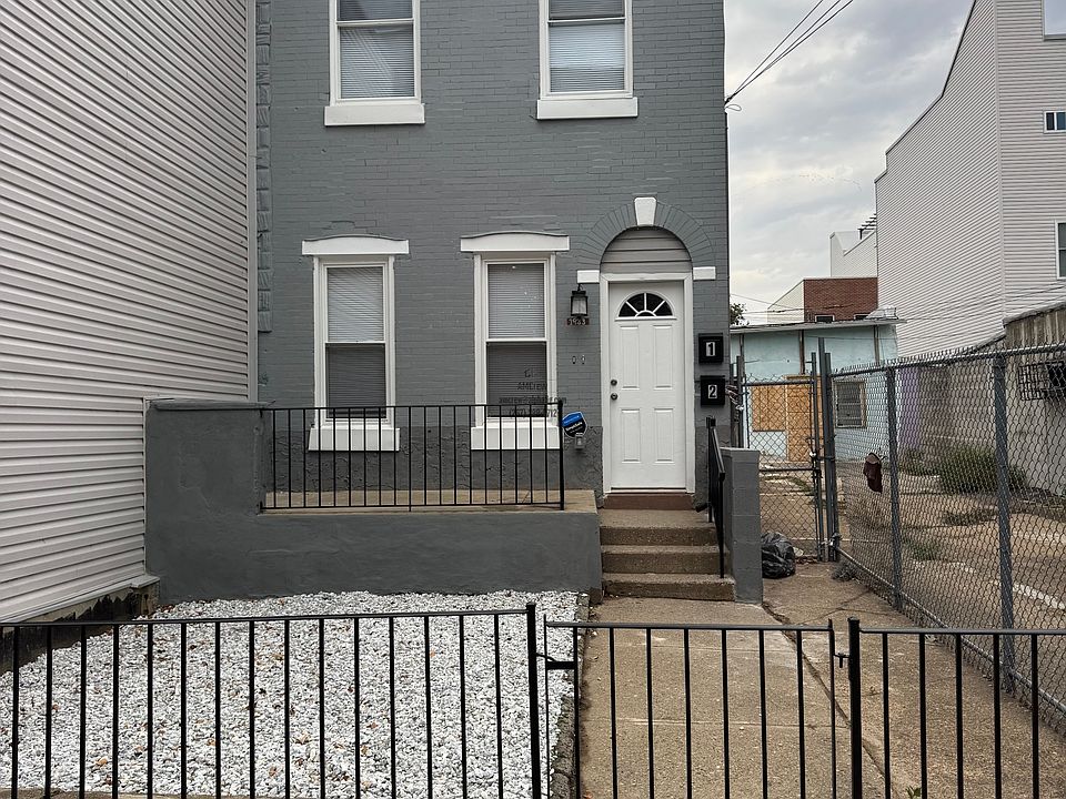 1st image of 1933 W Huntingdon St #11552531