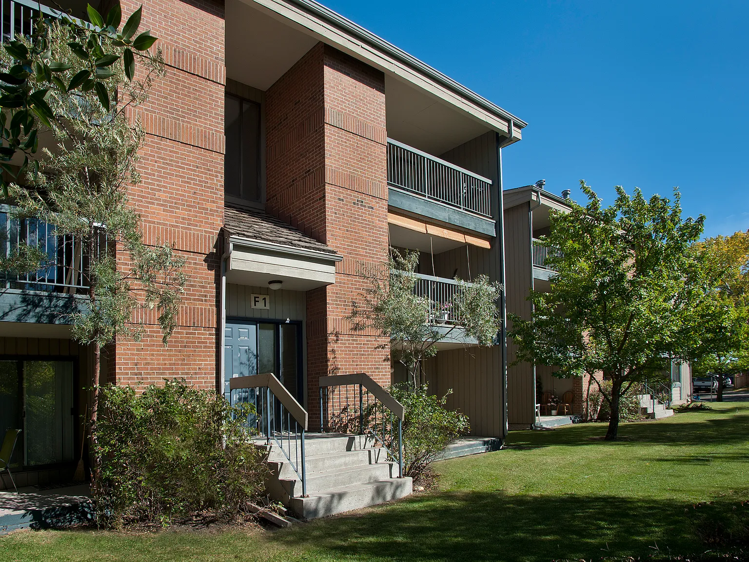Raintree Village — Photo 1