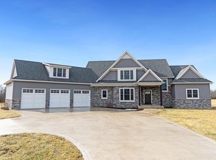 16813 Zubrick Rd, Roanoke, IN 46783