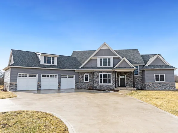 16813 Zubrick Rd, Roanoke, IN 46783