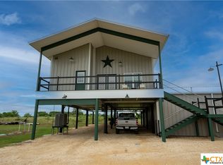 460 Little Ln, Luling, TX 78648