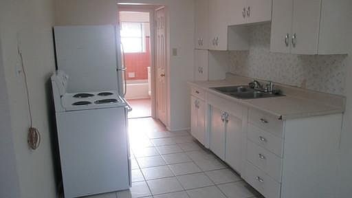 1st image of 675 Holbrook Dr #675