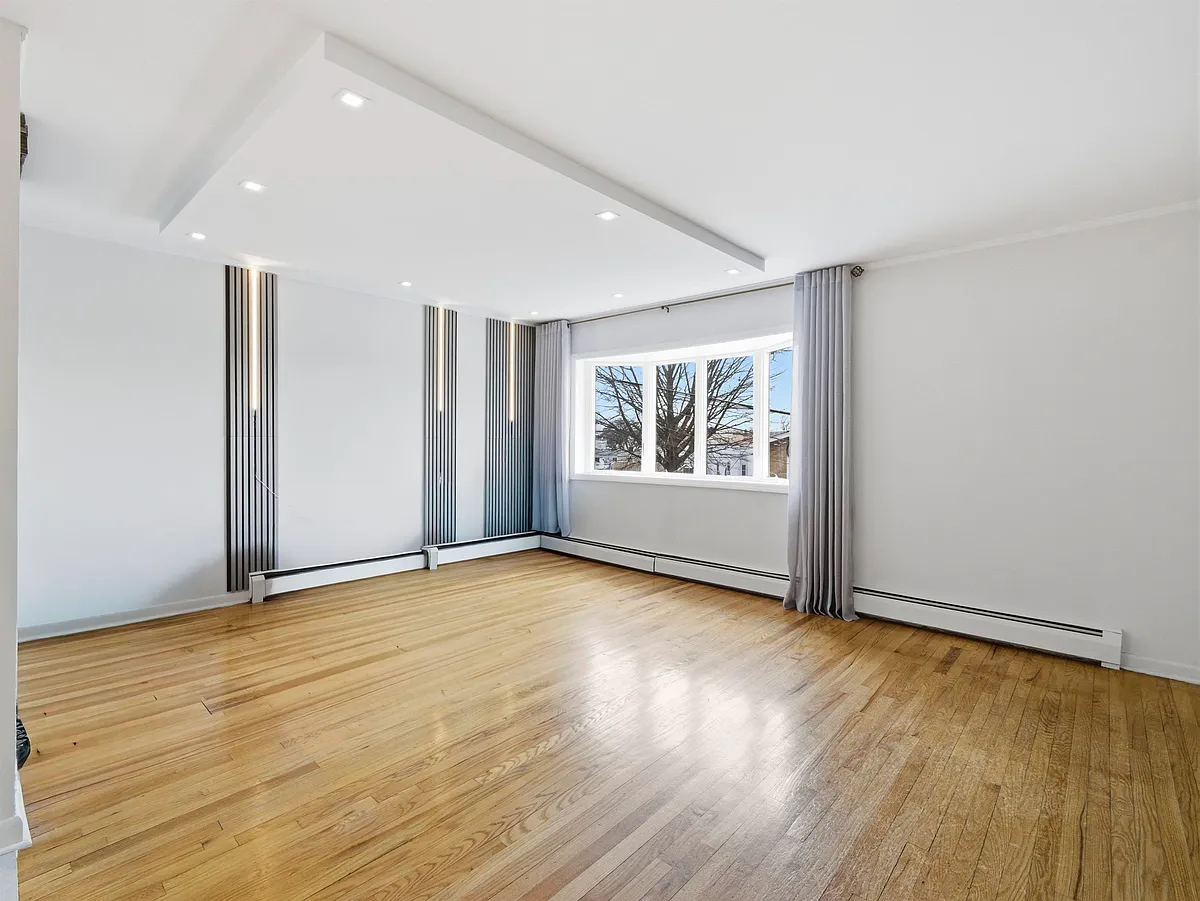 Building Photo - 6507 Madison St #1