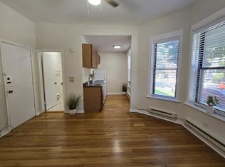 915 W Waveland Ave APT 3B, Chicago, IL 60613
