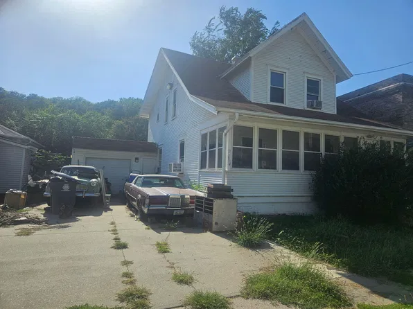 336 Benton St, Council Bluffs, IA 51503