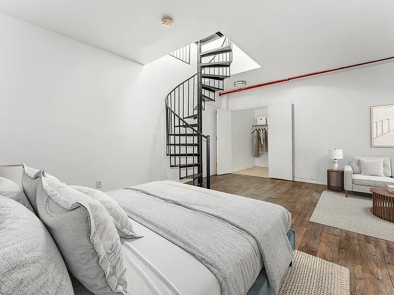 669 E 21st St #1F — Photo 8