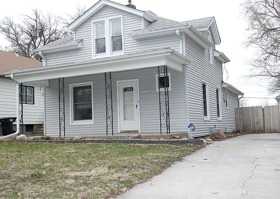 1st image of 2416 N Chester St