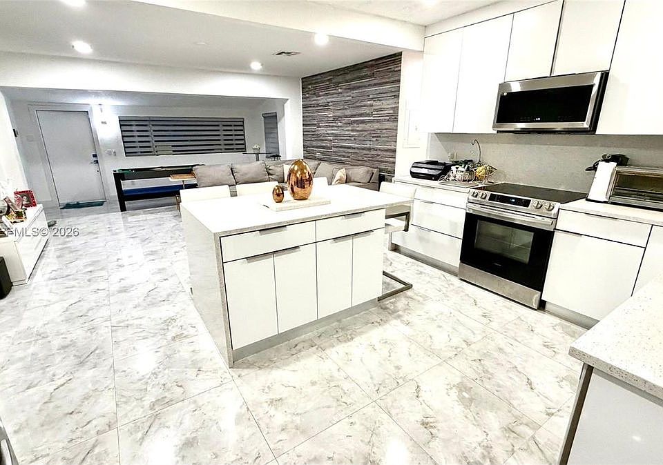 1st image of 1555 SW 21st Way #1555