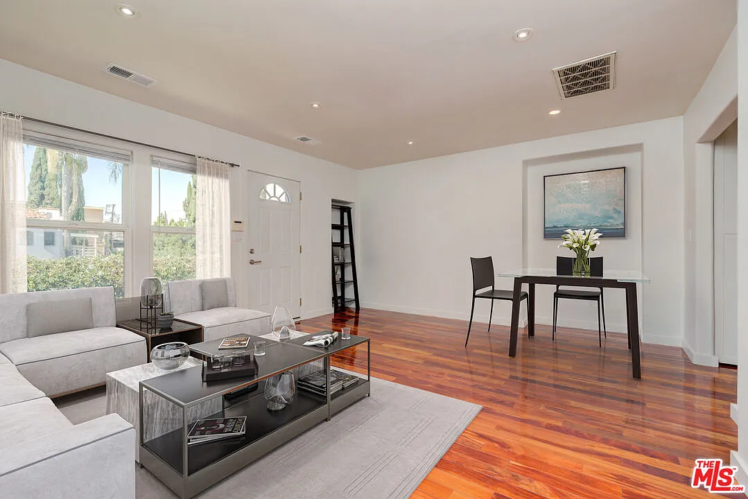2 bed, 2.0 bath, 1000 sqft, $2,995 — Photo 1