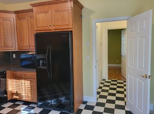 28 W Main St #28E, Clinton, CT 06413