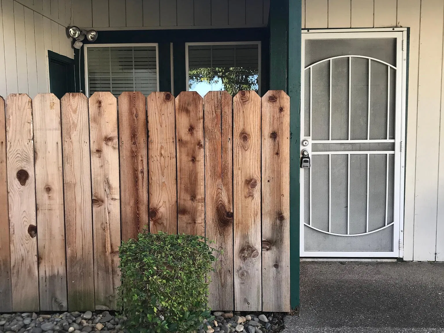 2 bed, 900 sqft, $2,095 — Photo 2