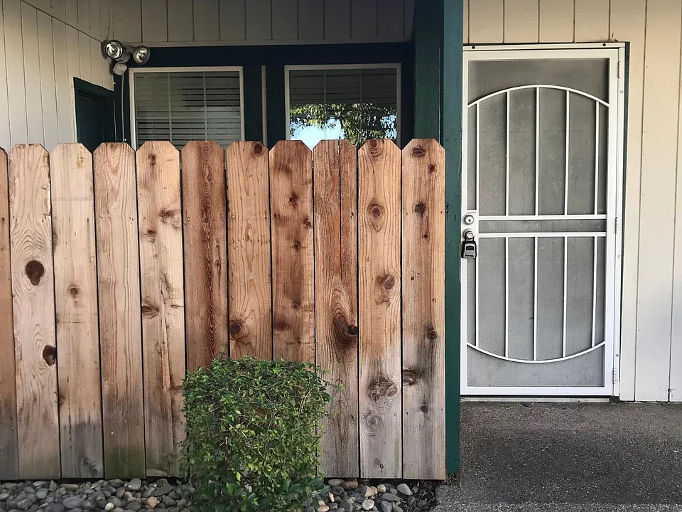 Private, enclosed bonus patio!