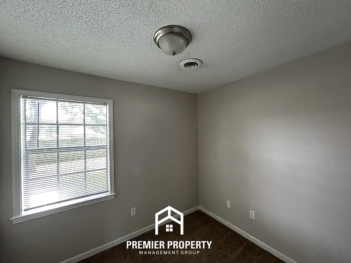 5968 Shannon Dr — Photo 15
